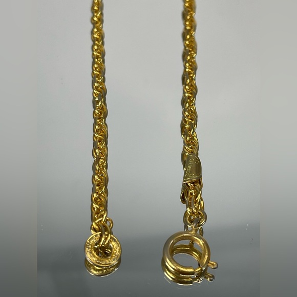 CHANEL Gold Engraved 'CC' Chain Chocker With The Box - Picture 8 of 11